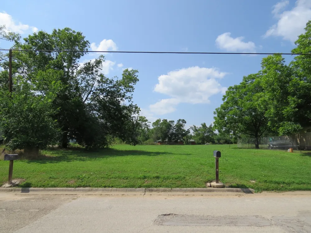 307 Peach Rockdale, TX 76567