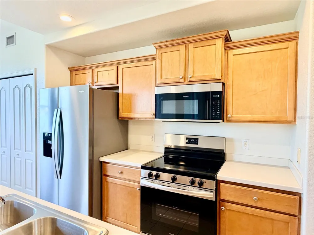 819 FAIRWAYCOVE LANE #102 Bradenton, FL 34212