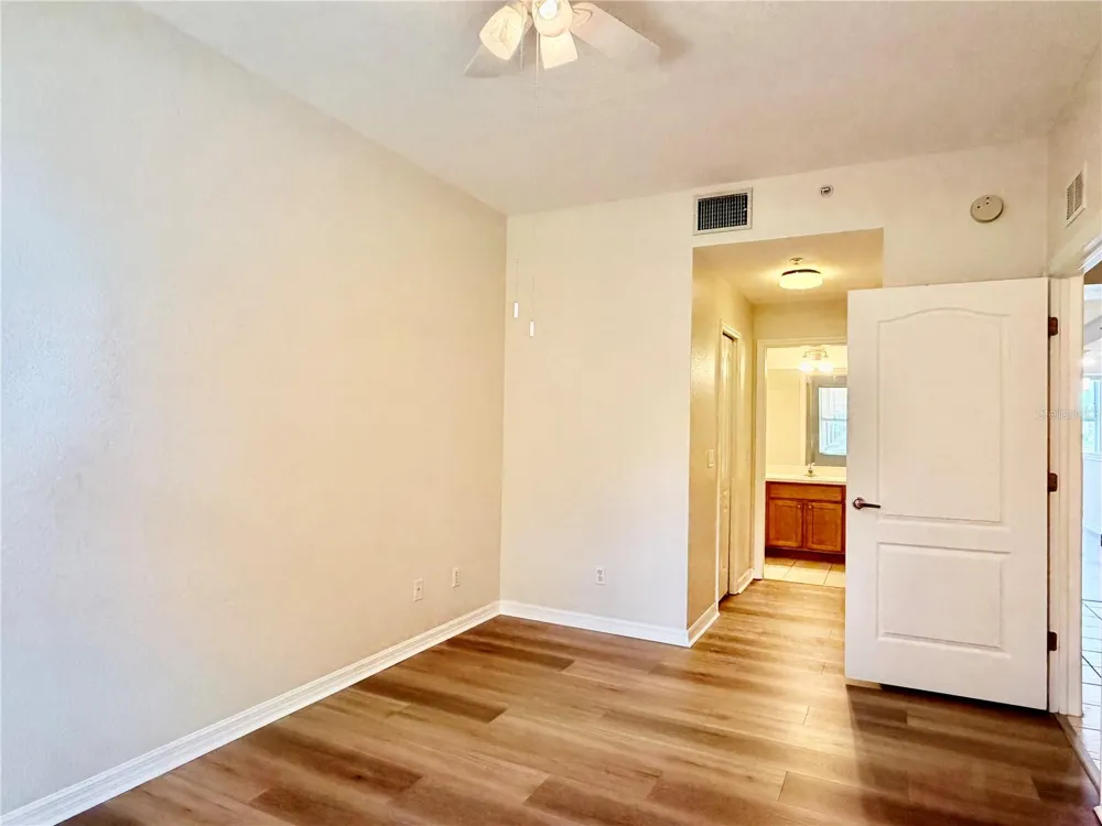 819 FAIRWAYCOVE LANE #102 Bradenton, FL 34212