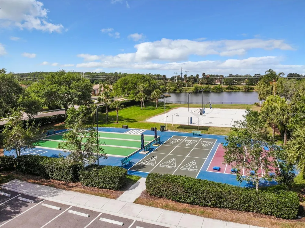 819 FAIRWAYCOVE LANE #102 Bradenton, FL 34212