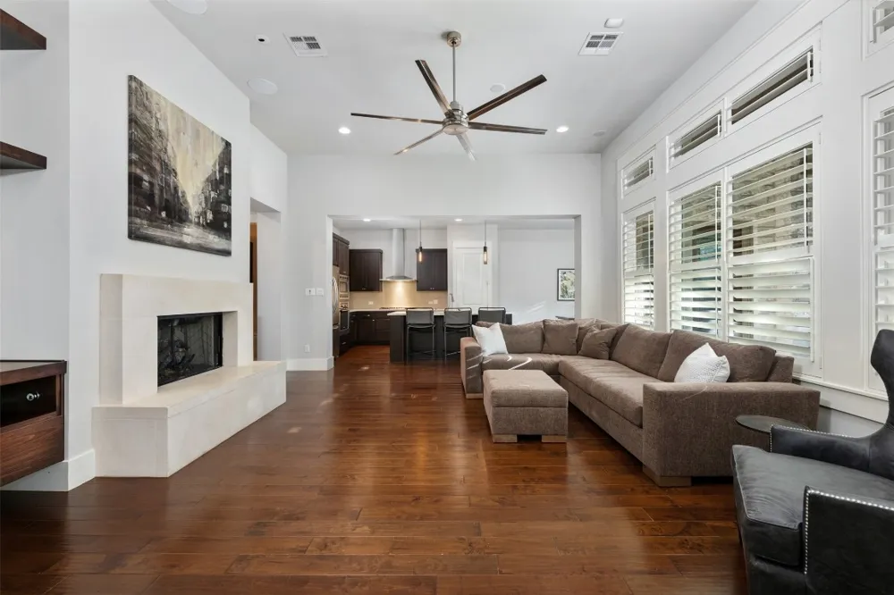 6009 Woodcrest Drive