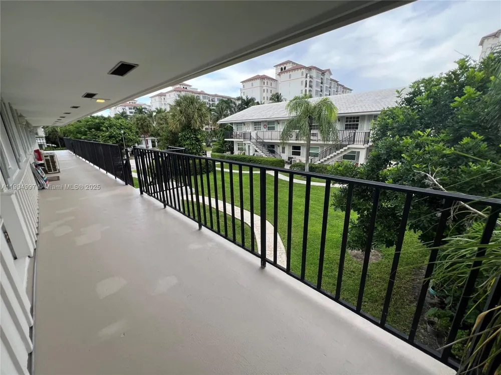 108 Bravado Ln #8 Palm Beach Shores, FL 33404