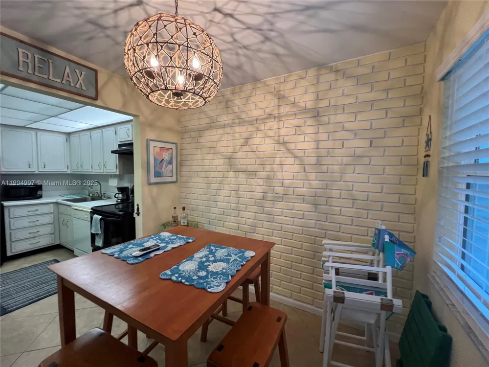 108 Bravado Ln #8 Palm Beach Shores, FL 33404