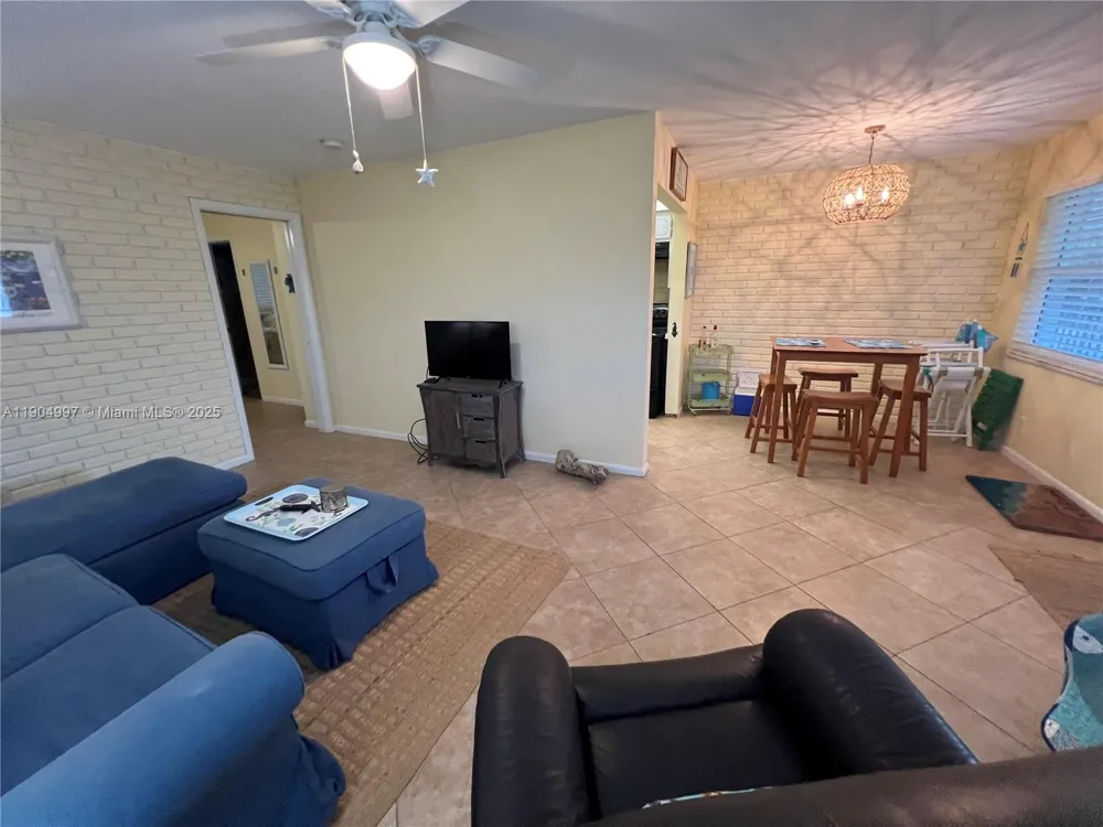 108 Bravado Ln #8 Palm Beach Shores, FL 33404