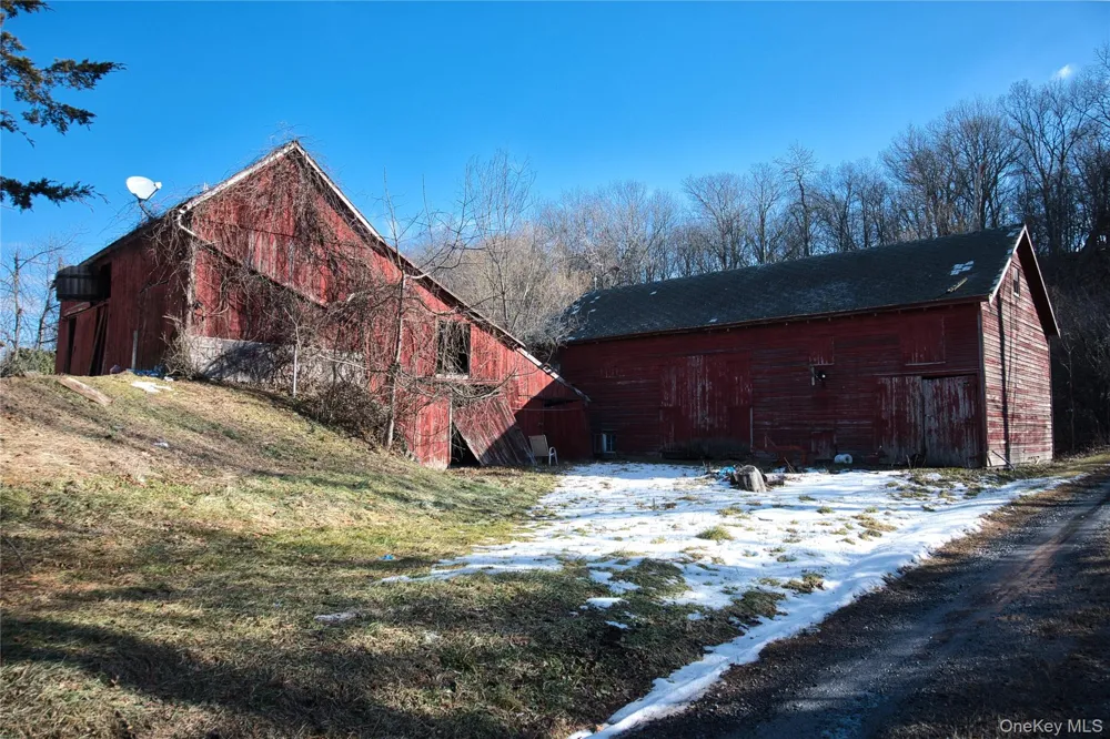 256 Round Hill Road Florida, NY 10921