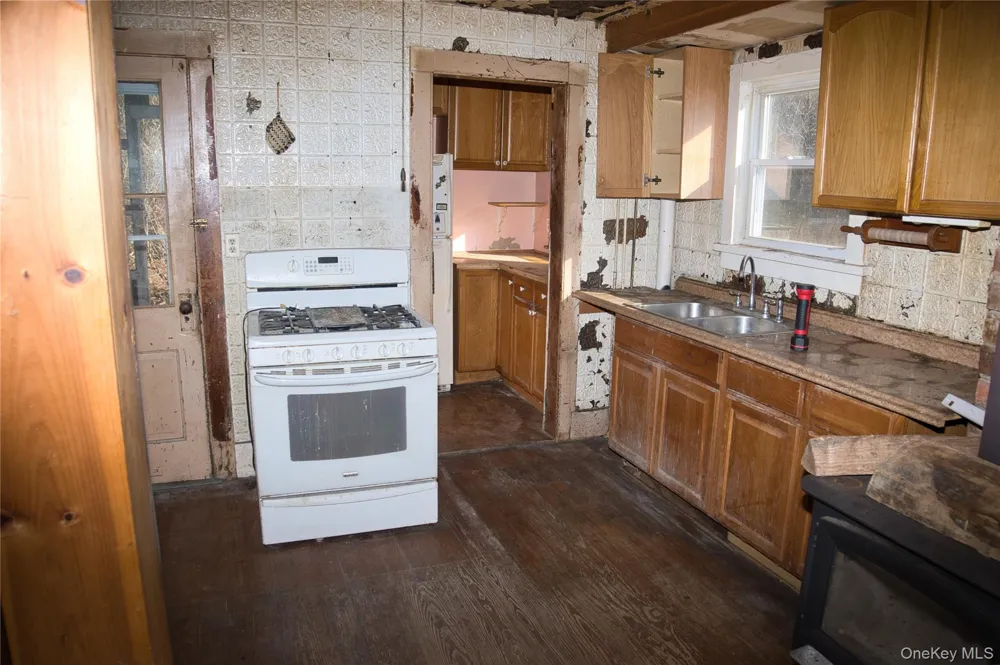 256 Round Hill Road Florida, NY 10921
