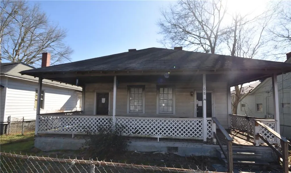 68 Poplar Street Porterdale, GA 30014