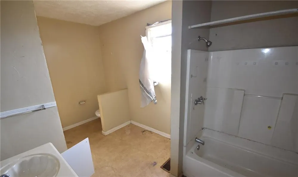 68 Poplar Street Porterdale, GA 30014