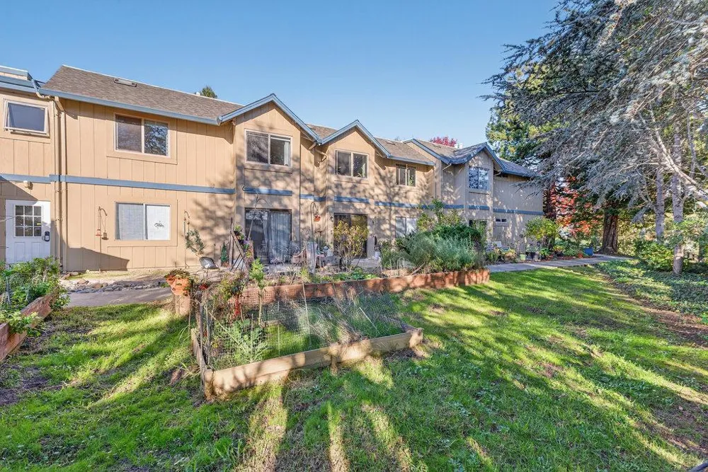 121 Vista Prieta Santa Cruz, CA 95062