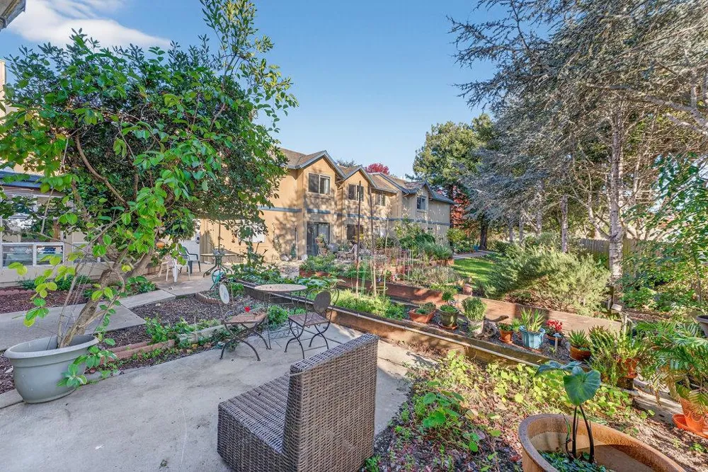 121 Vista Prieta Santa Cruz, CA 95062