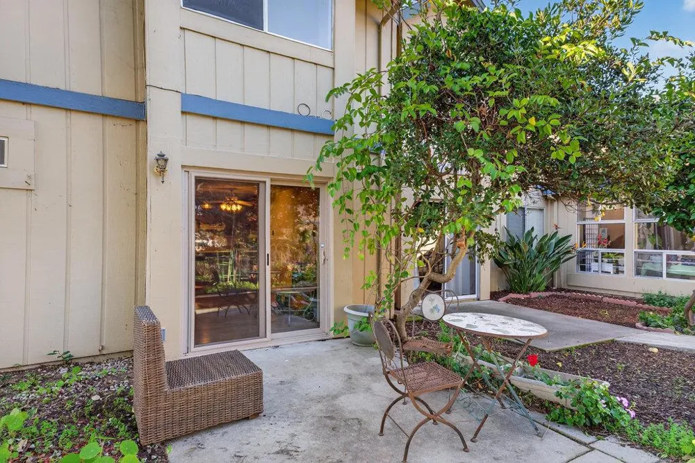 121 Vista Prieta Santa Cruz, CA 95062