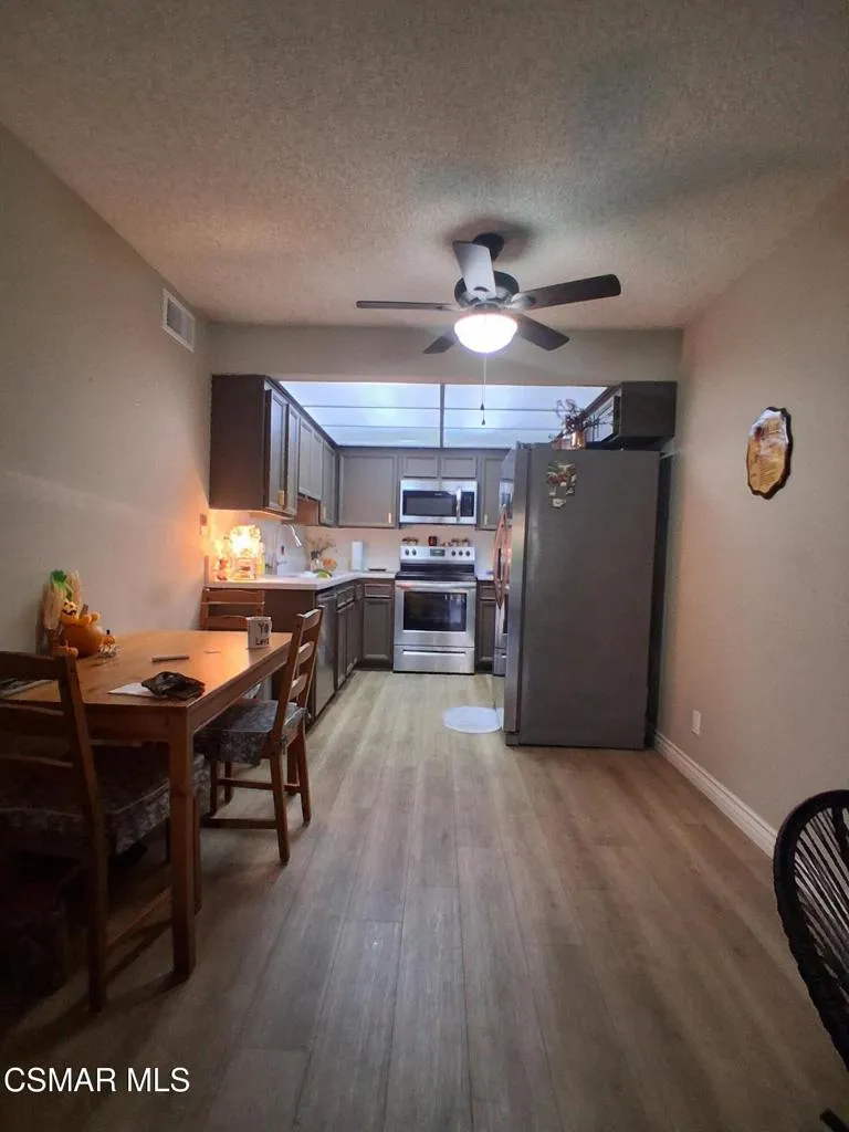 1246 Patricia Avenue #28 Simi Valley, CA 93065