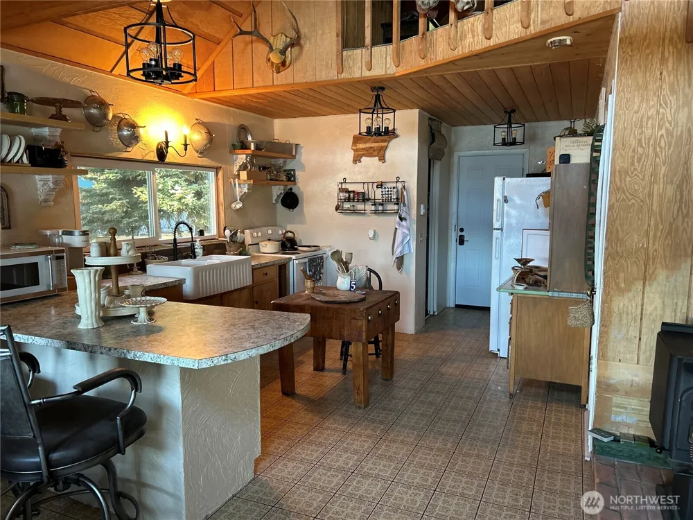 5 Moore Riverside, WA 98840