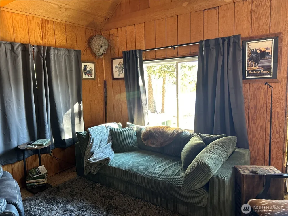 5 Moore Riverside, WA 98840