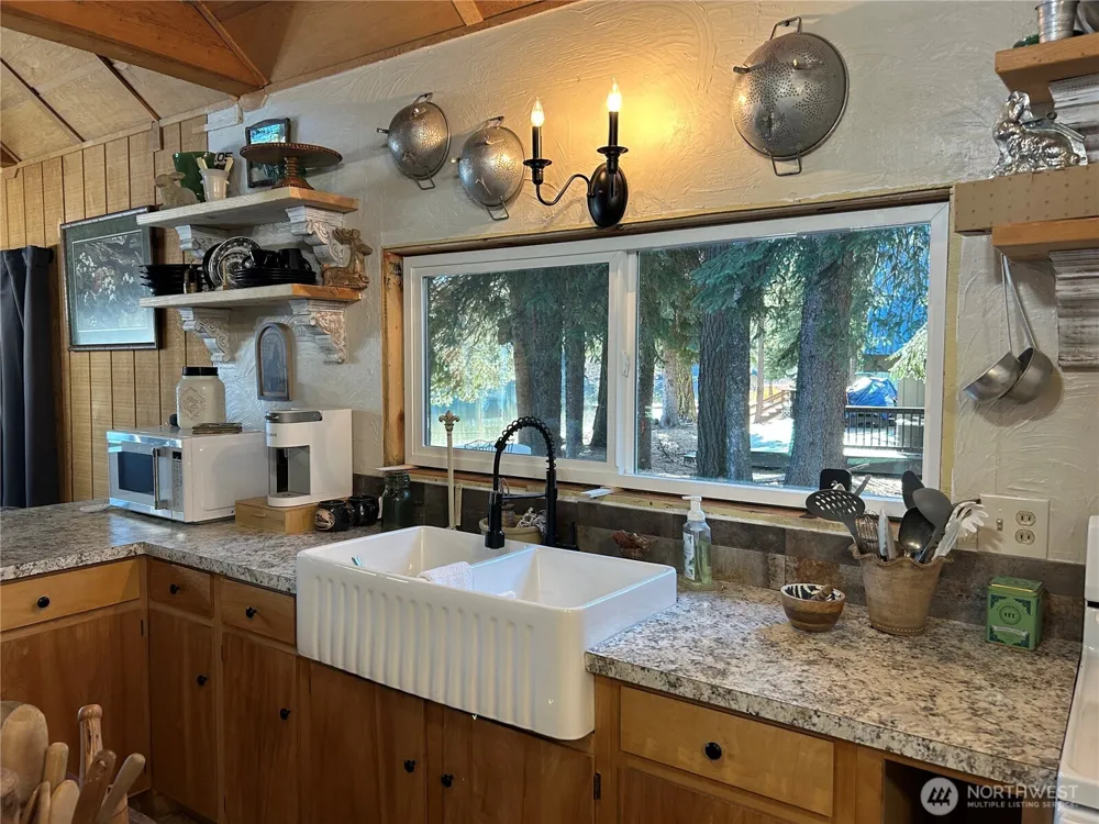 5 Moore Riverside, WA 98840