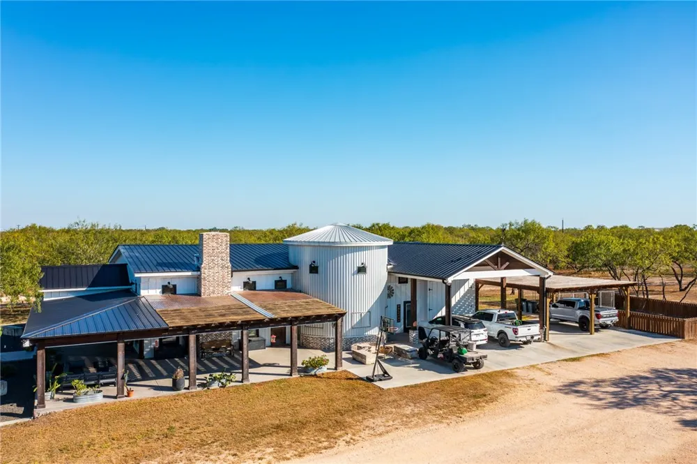 5133 County Road 95 Robstown, TX 78380
