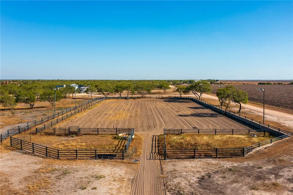 5133 County Road 95 Robstown, TX 78380