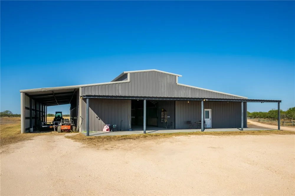 5133 County Road 95 Robstown, TX 78380