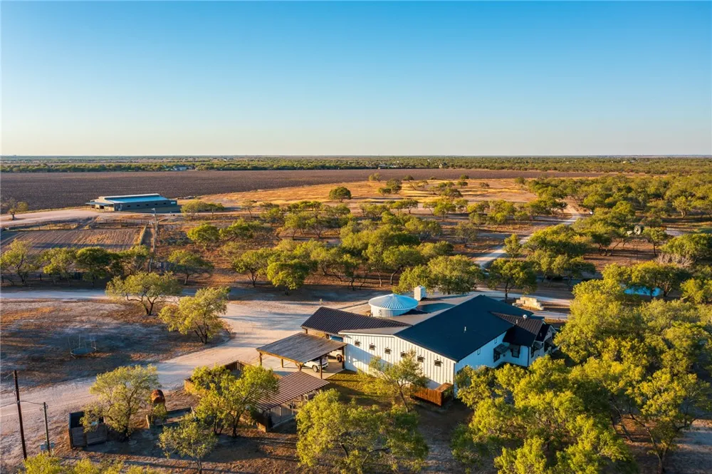 5133 County Road 95 Robstown, TX 78380