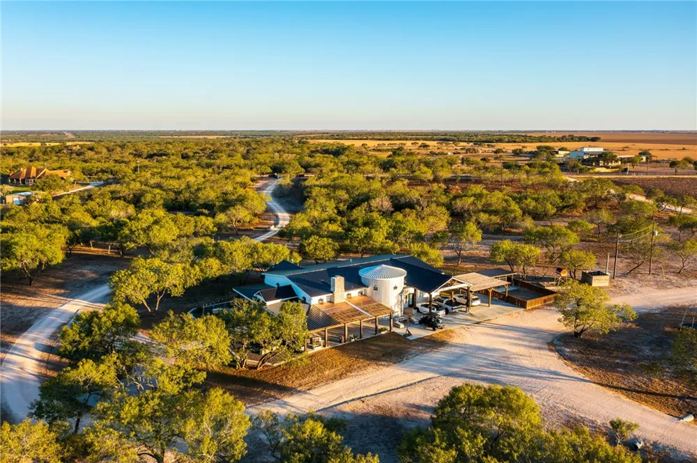 5133 County Road 95 Robstown, TX 78380