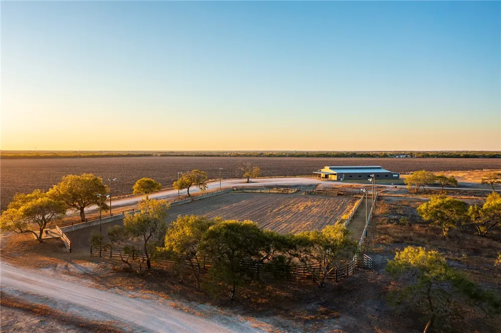 5133 County Road 95 Robstown, TX 78380