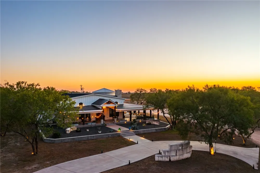 5133 County Road 95 Robstown, TX 78380
