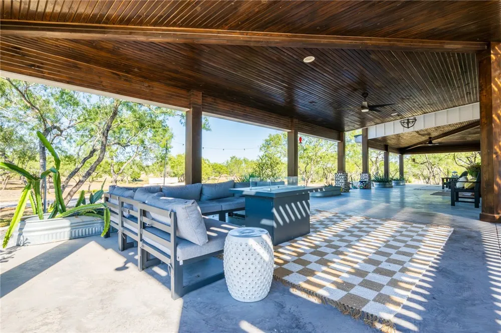 5133 County Road 95 Robstown, TX 78380