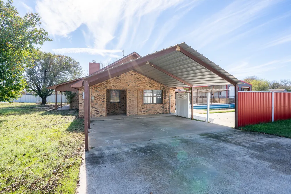 601 Henry St Street Dublin, TX 76446
