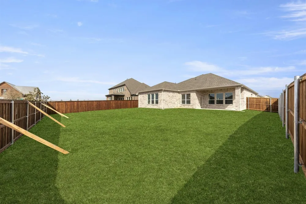 808 Stone Eagle Drive Azle, TX 76020