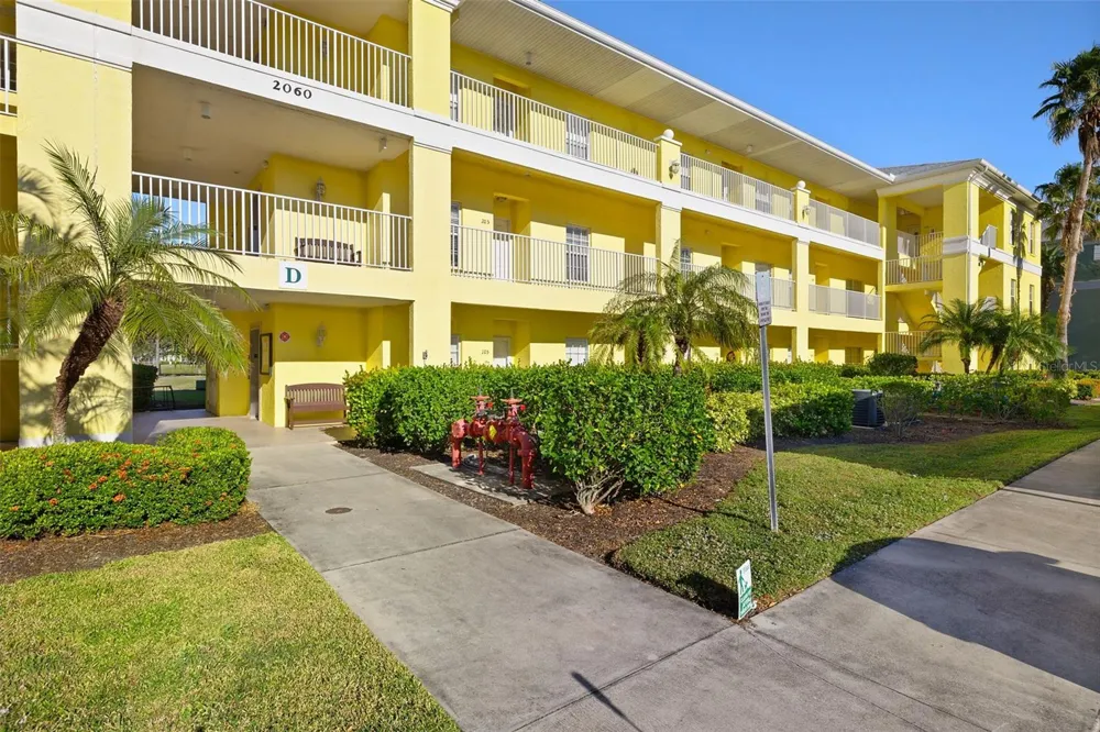 2060 WILLOW HAMMOCK CIRCLE #D304 Punta Gorda, FL 33983