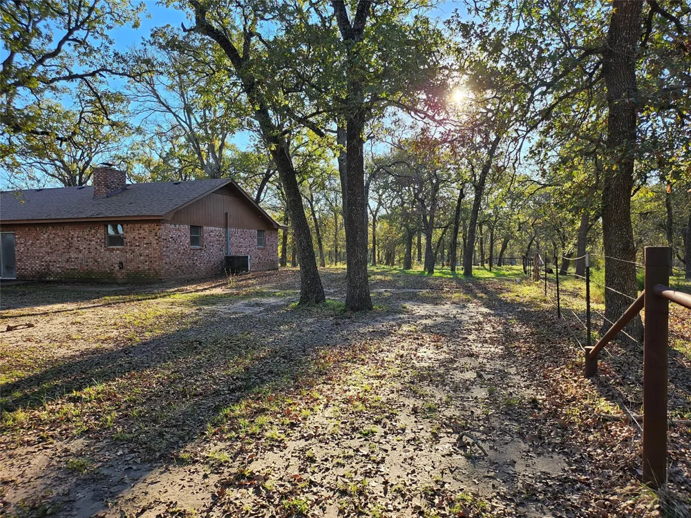1447 Red Gate Road Mart, TX 76664