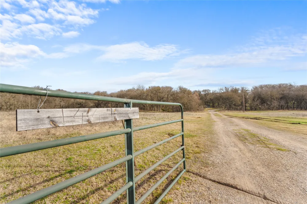 1447 Red Gate Road Mart, TX 76664
