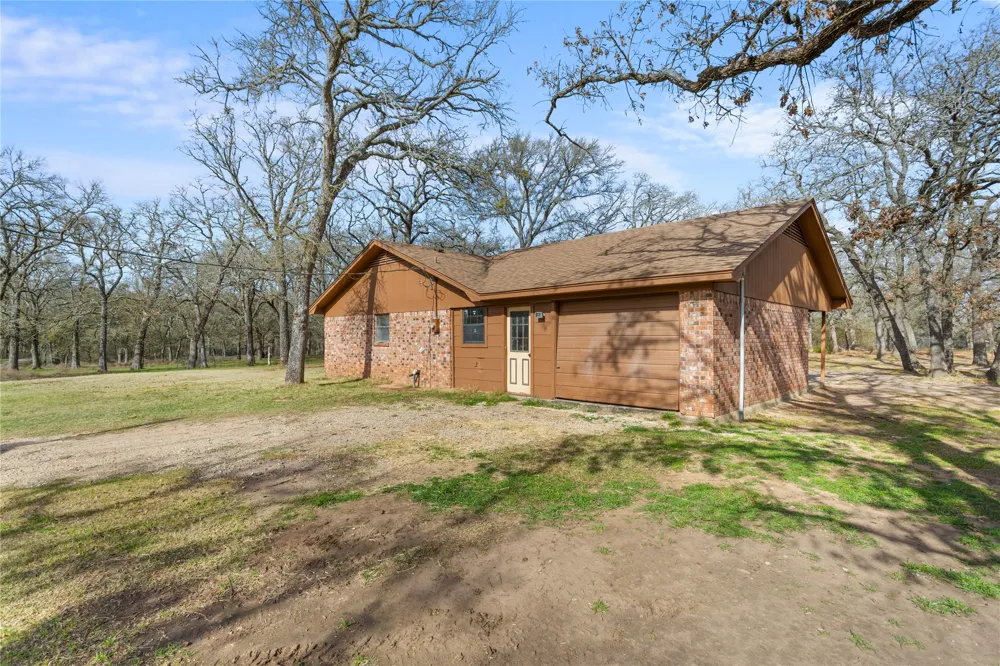 1447 Red Gate Road Mart, TX 76664