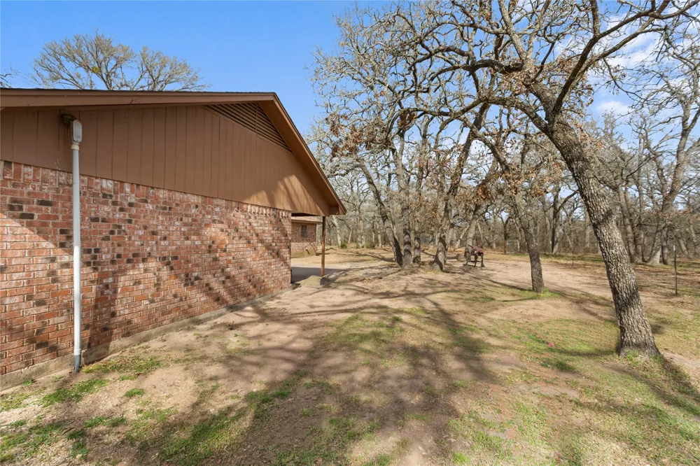 1447 Red Gate Road Mart, TX 76664