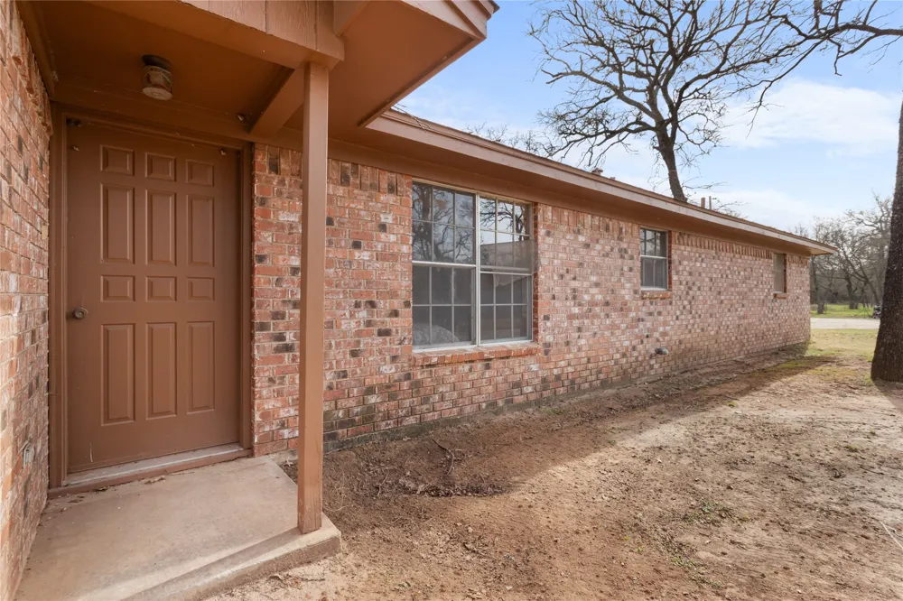 1447 Red Gate Road Mart, TX 76664