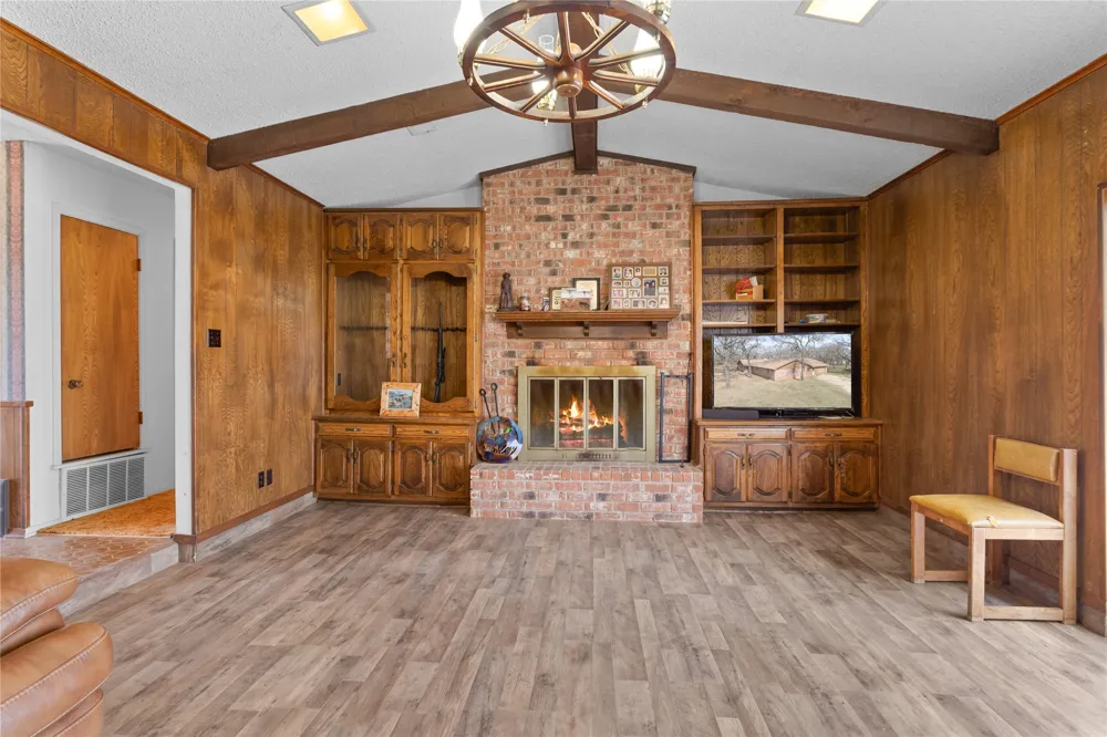1447 Red Gate Road Mart, TX 76664