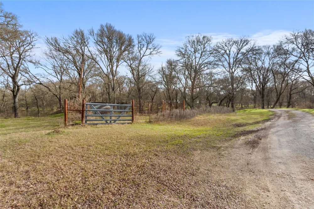 1447 Red Gate Road Mart, TX 76664