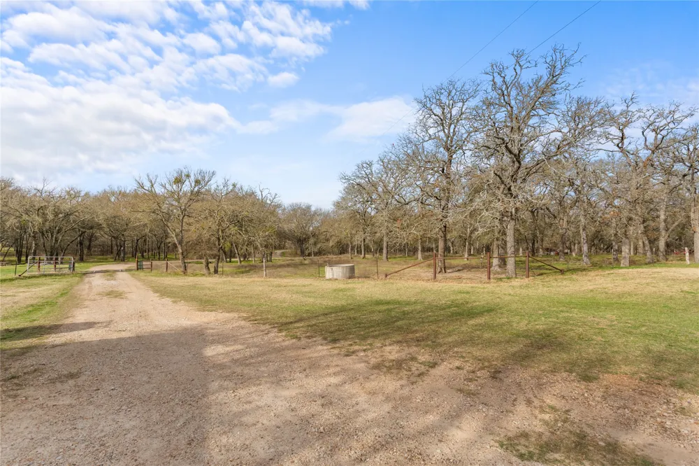 1447 Red Gate Road Mart, TX 76664