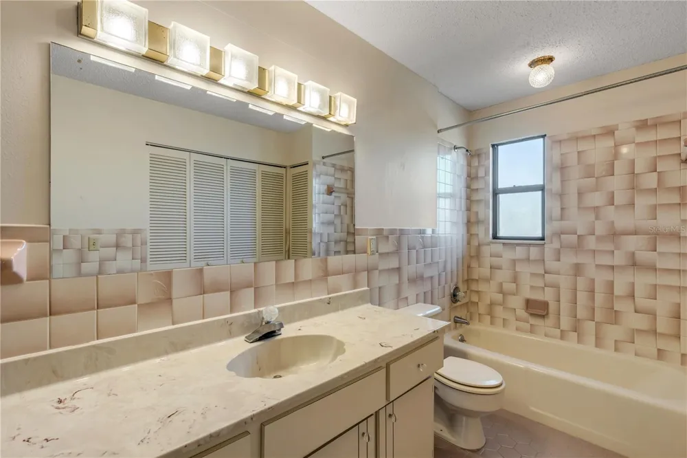 824 EEL AVENUE New Smyrna Beach, FL 32169