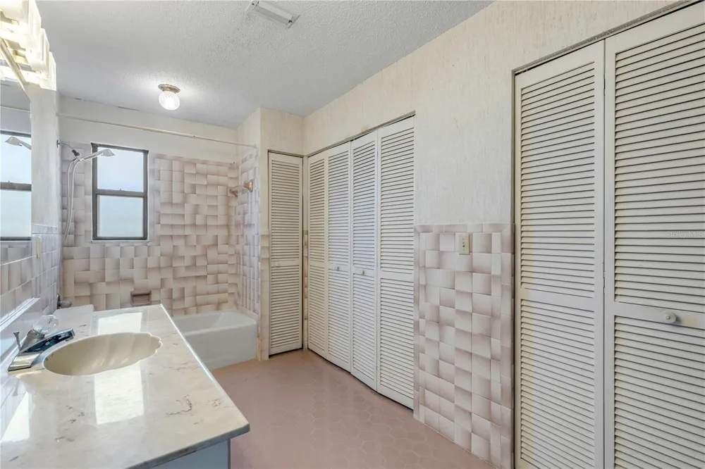 824 EEL AVENUE New Smyrna Beach, FL 32169