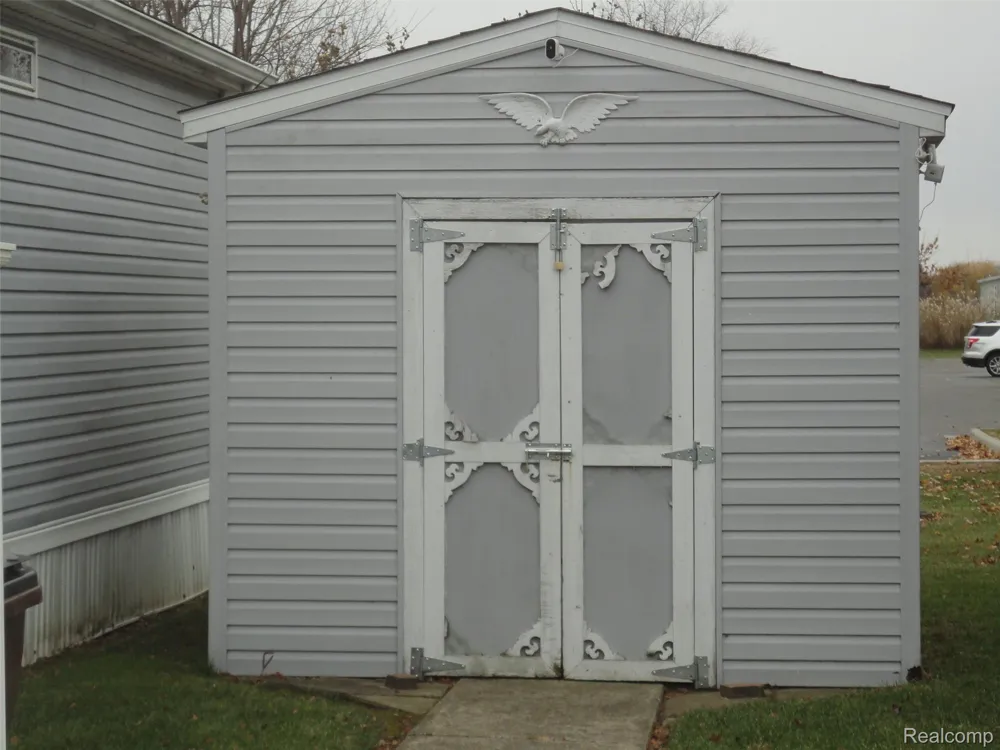 231 Briarwood Monroe City, MI 48161