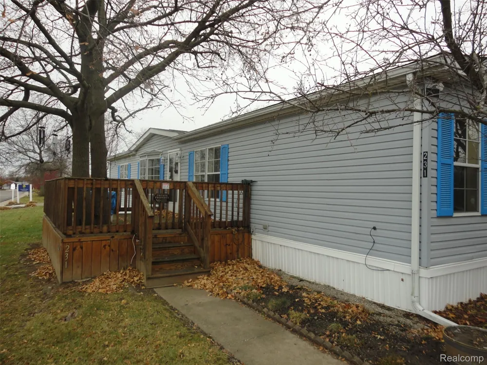 231 Briarwood Monroe City, MI 48161