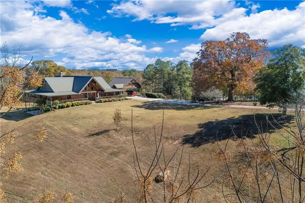 1466 County Rd 59 Roanoke, AL 36274