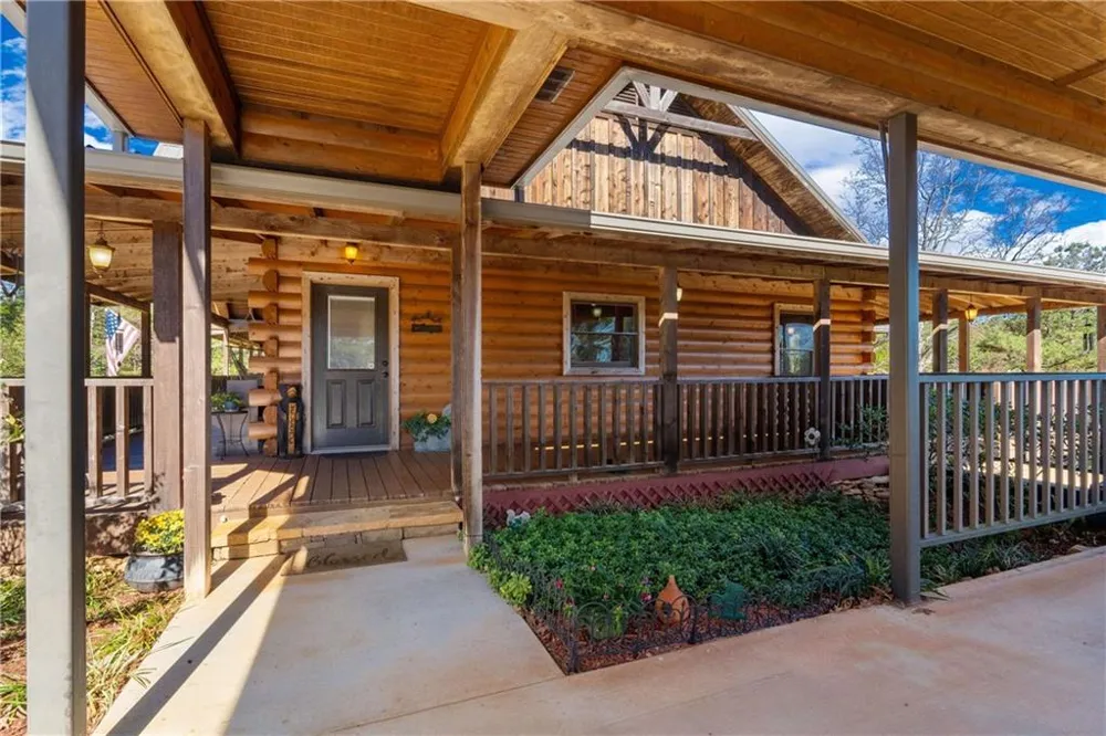 1466 County Rd 59 Roanoke, AL 36274