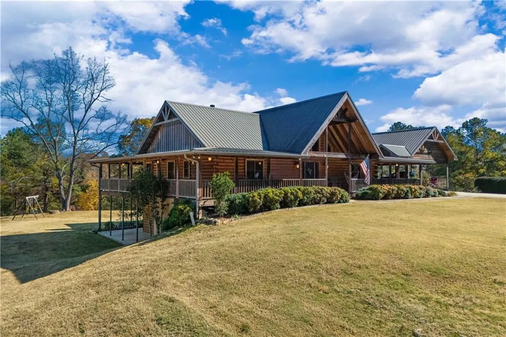 1466 County Rd 59 Roanoke, AL 36274
