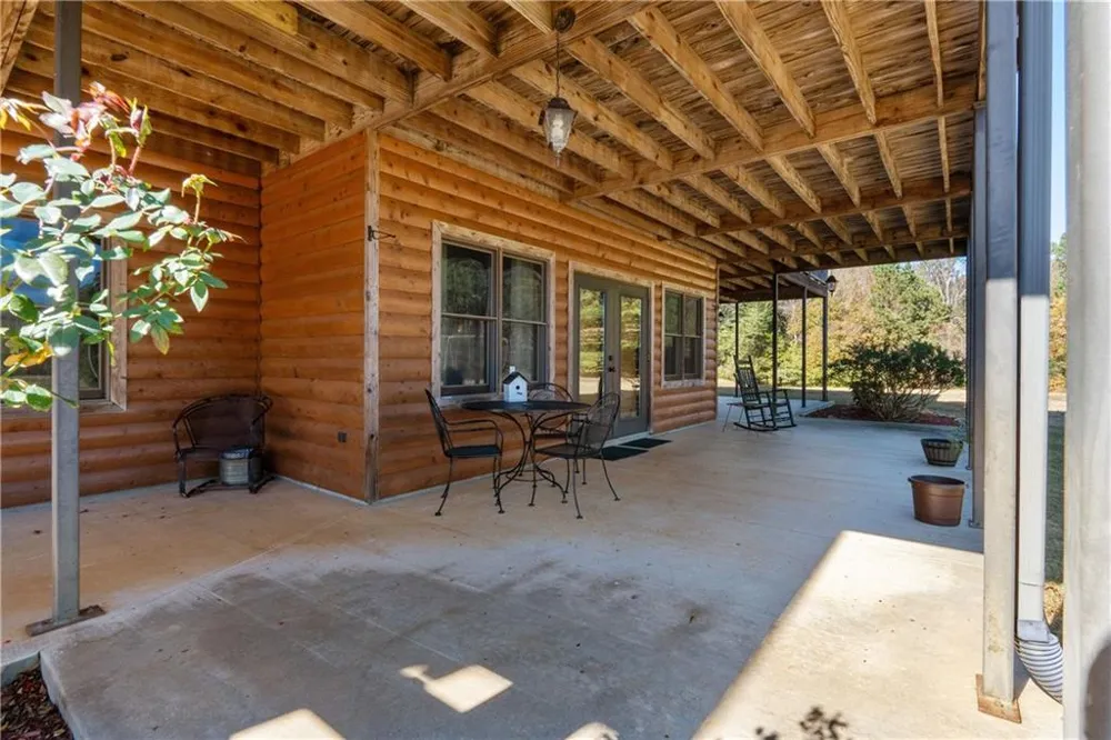 1466 County Rd 59 Roanoke, AL 36274