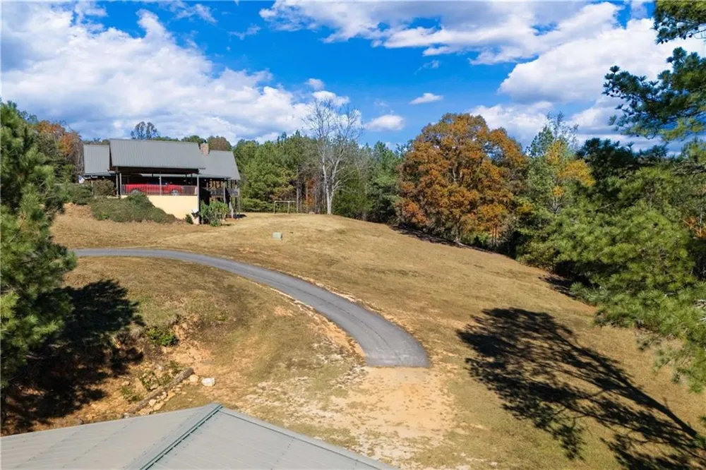 1466 County Rd 59 Roanoke, AL 36274