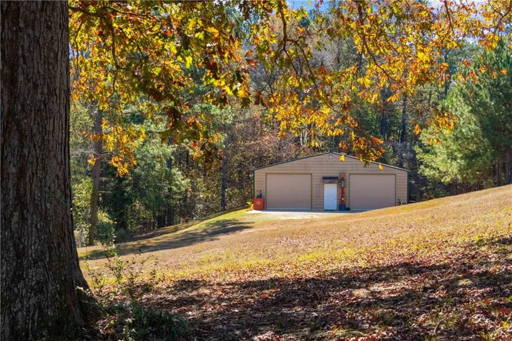 1466 County Rd 59 Roanoke, AL 36274