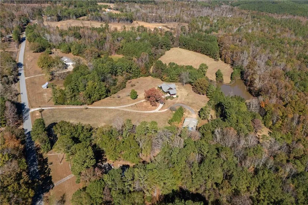 1466 County Rd 59 Roanoke, AL 36274