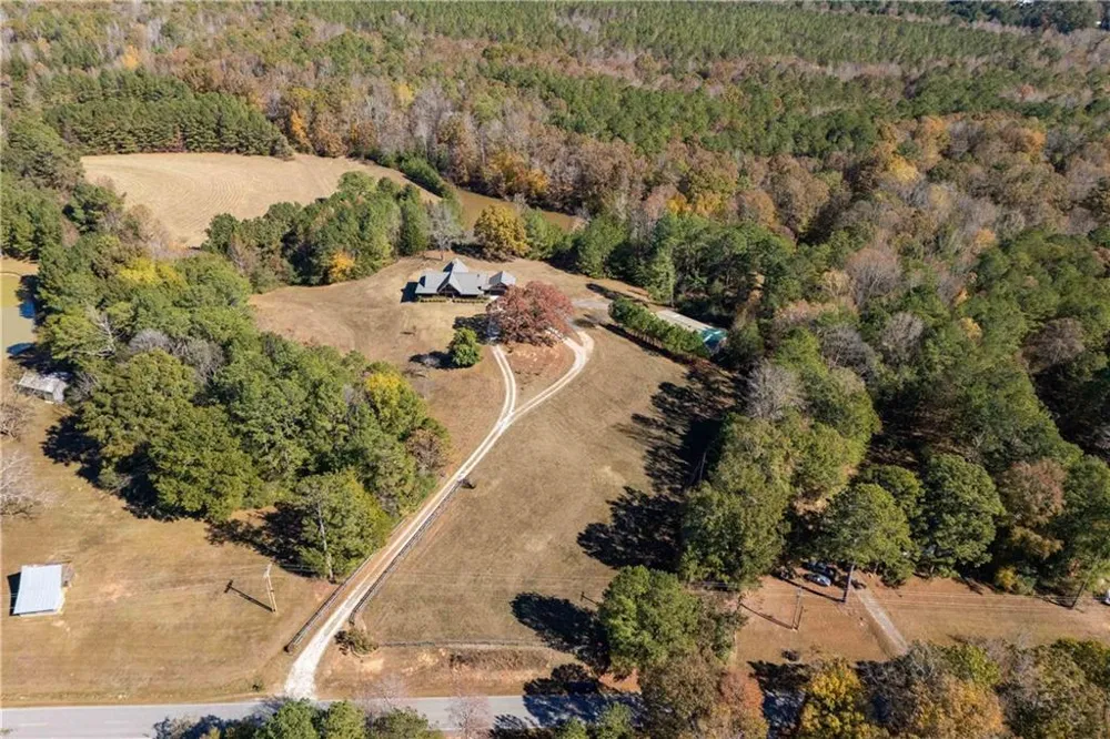 1466 County Rd 59 Roanoke, AL 36274